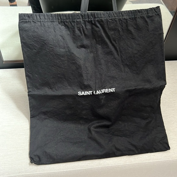 Saint Laurent Shopper Tote - Picture 11 of 11